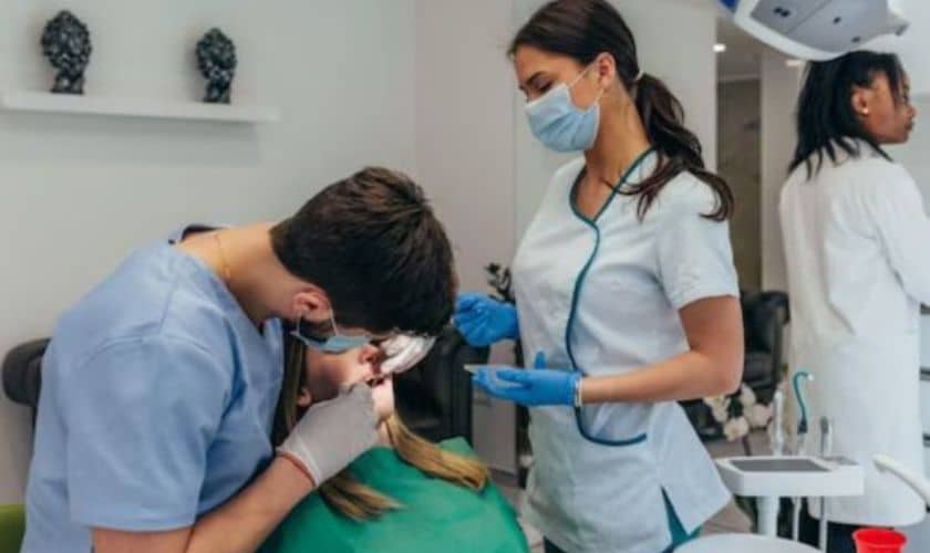 What to Expect When Visiting an Emergency Dentist in Cuero